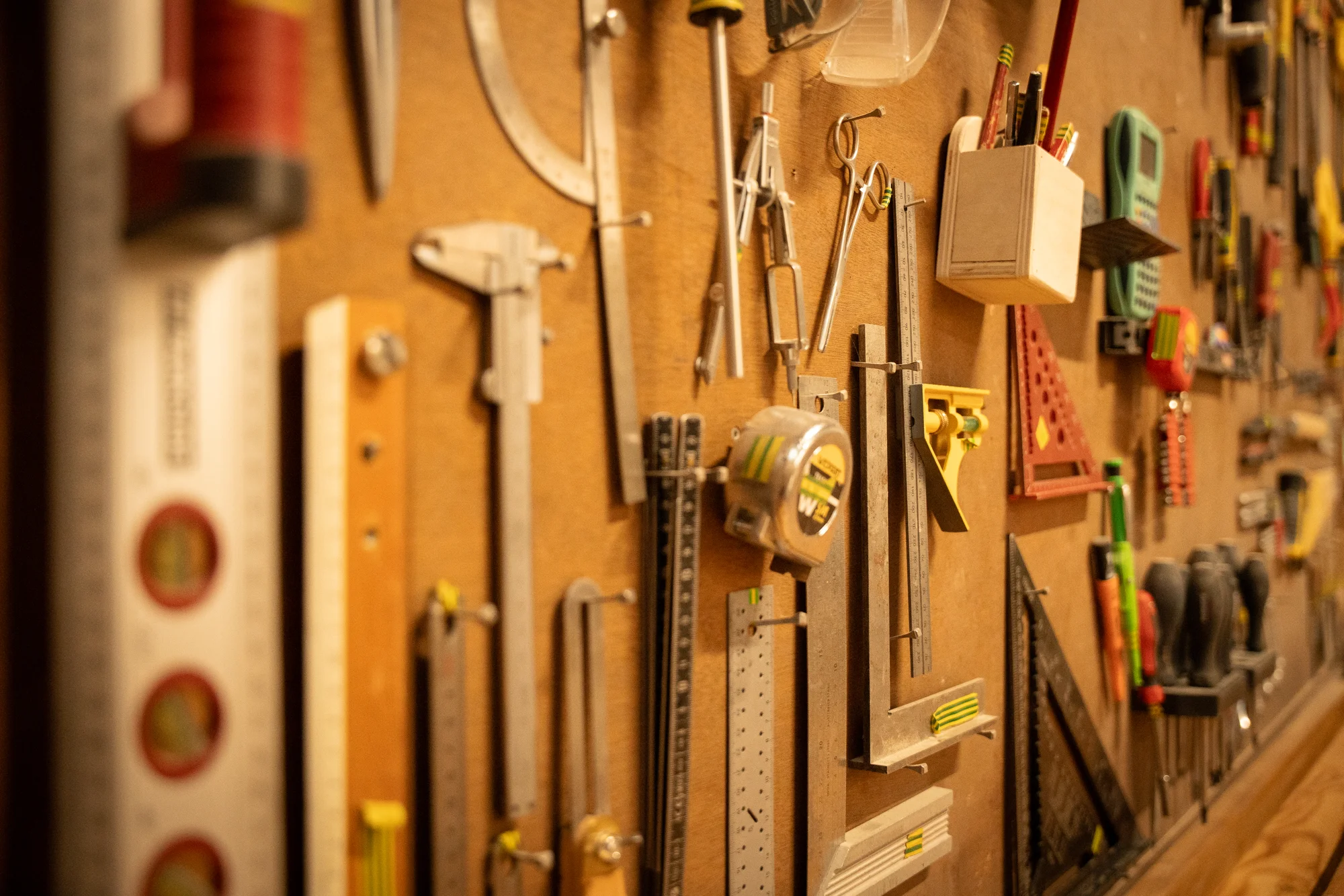 Van aménagé avec portes ouvertes